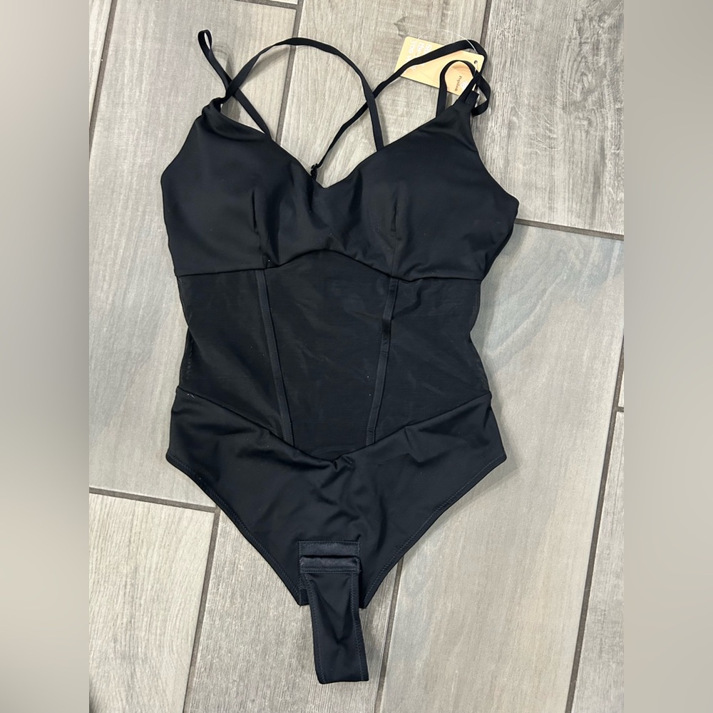 Popilush Shapewear Crisscross Back Illusion Mesh Sculpting Bodysuit - Picture 9 of 12